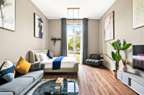 Luxury apartment at Discovery